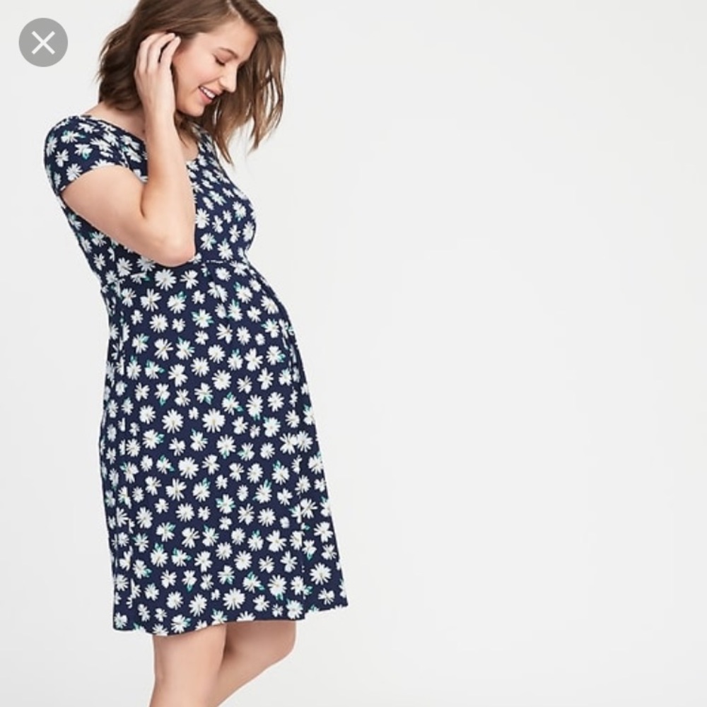 Old navy daisy maternity dress size medium